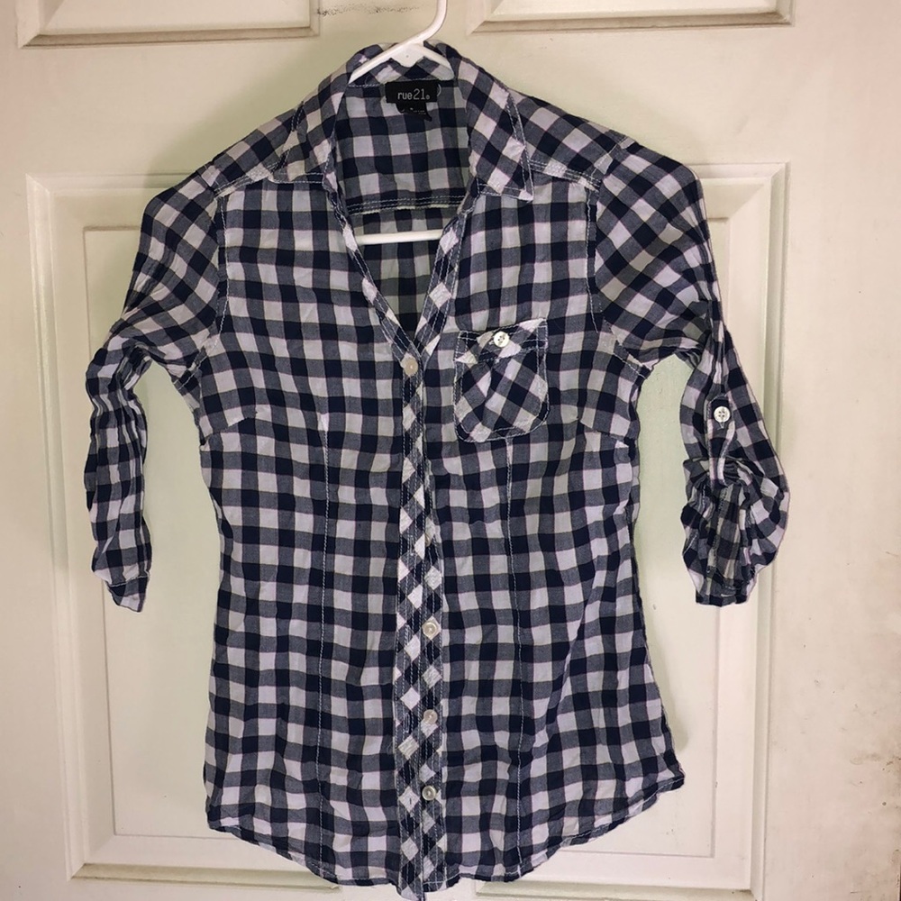 Rue21 blue and white checked 3/4 sleeve shirt